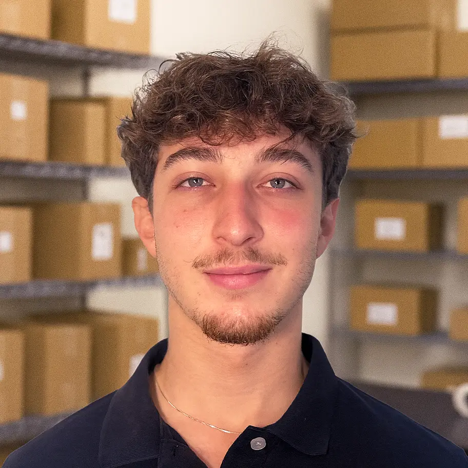 Niklas Lorenz, Fulfillment Clerk